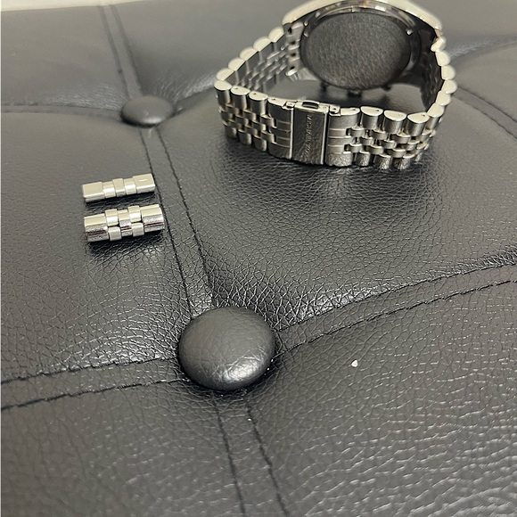 Michael Kors Watch - Picture 2 of 7